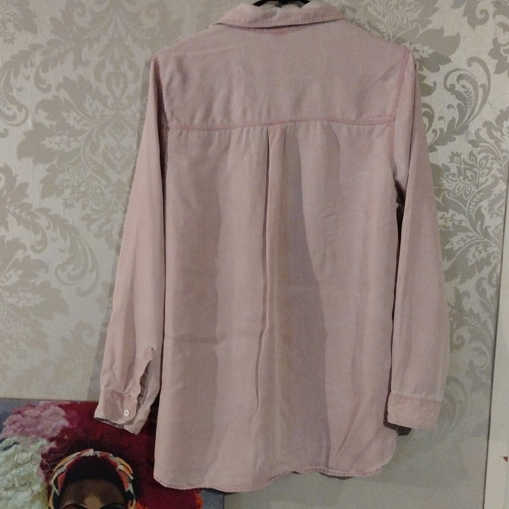 Old Navy Pink and White Button Down Top - Picture 4 of 6